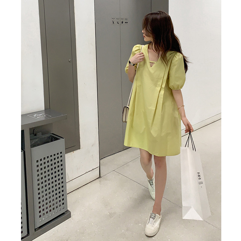 赫本风黑色V领连衣裙女夏小个子简约设计感a字裙韩系娃娃裙时髦图片