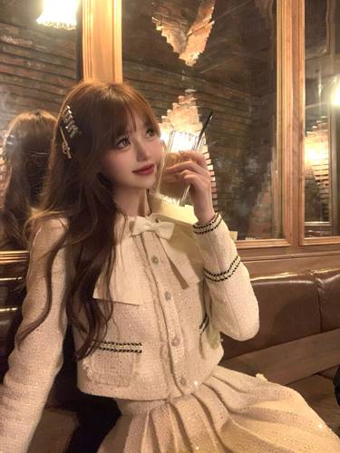 秋冬甜美时尚套装碎金小香风