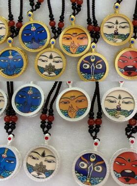 新品西藏唐卡嘎乌盒金色圆形双面手绘唐僧阿弥陀佛八大守护吊坠