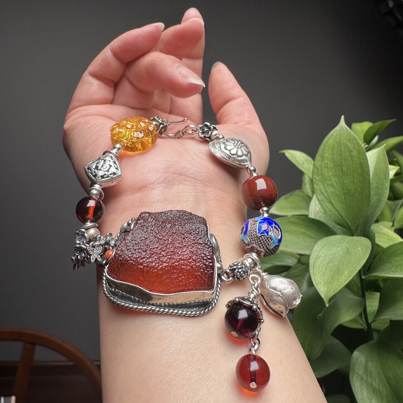 925纯银镶天然琥血珀蜜蜡包浆南红多宝手链原创设计工两戴首饰品