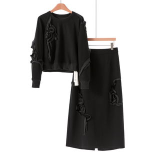 36%粘纤【栖】春装 短款卫衣+高腰开叉半身裙密拷花边套装630