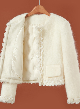 西湖阁老【俪】当季冬装 立体花朵钉珠挂钩扣羊毛小香风羽绒服266