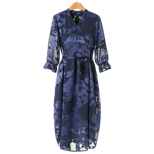 1299西湖阁老 迪春装 V领重工提花喇叭袖 收腰连衣裙998 梦