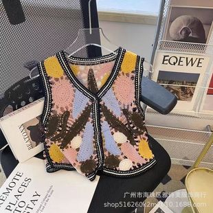 洋氣外搭開衫 復(fù)古拼色勾花鏤空針織疊穿馬甲背心女秋冬新款 短上衣
