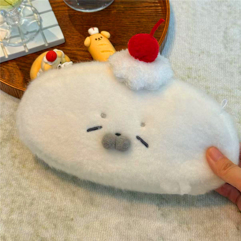 小红书同款可爱海豹小团毛绒笔袋