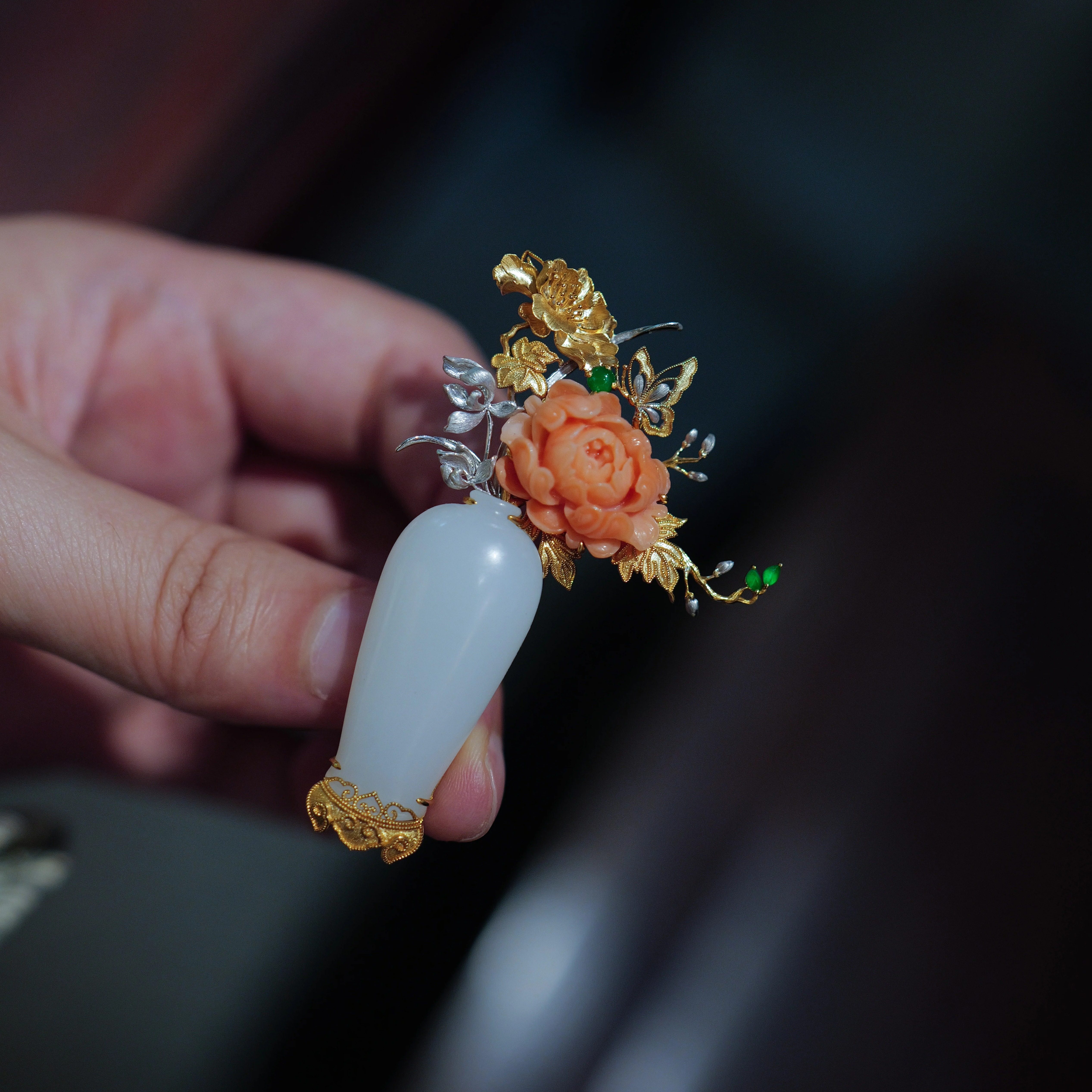 「文人集·清供瓶花」瓶花白玉胸针18k金 花开各有时 | 清雅和煦