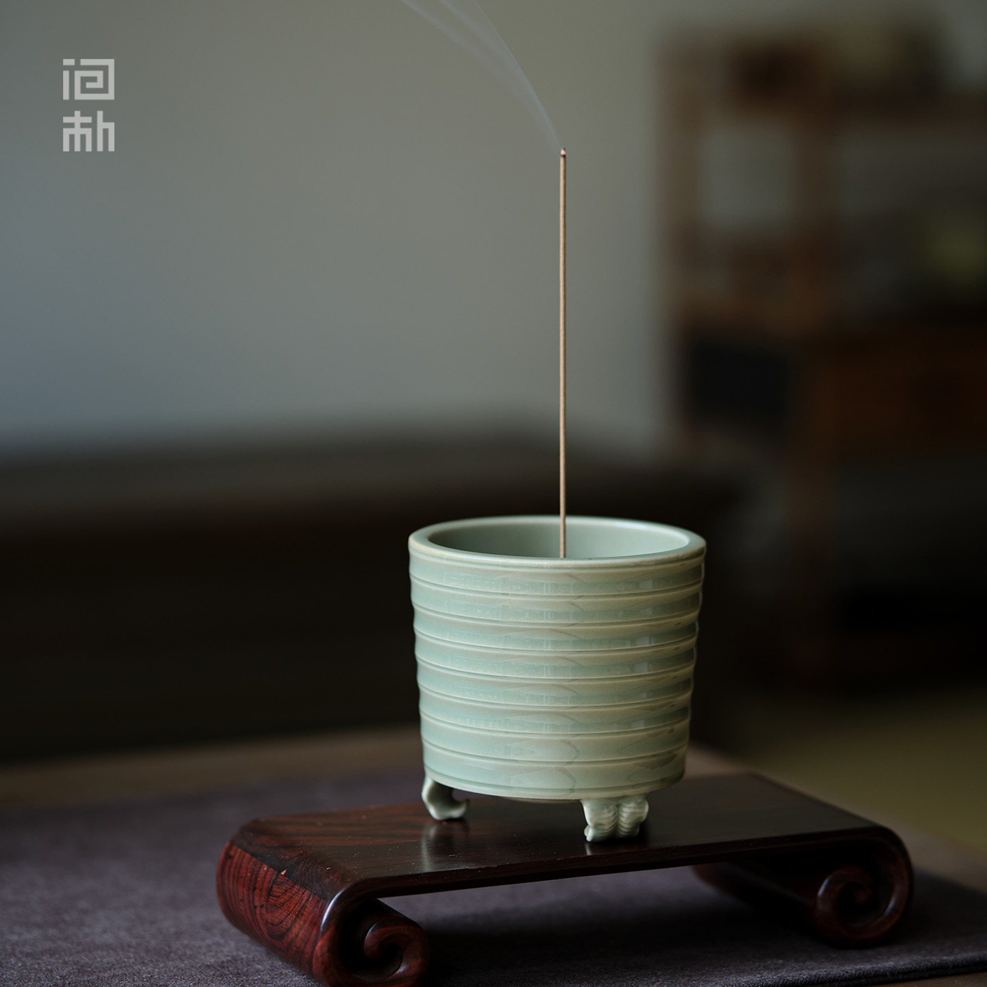 问朴 青瓷蕉叶三足香炉 原创越窑秘色釉手工熏香炉茶道品香供佛炉