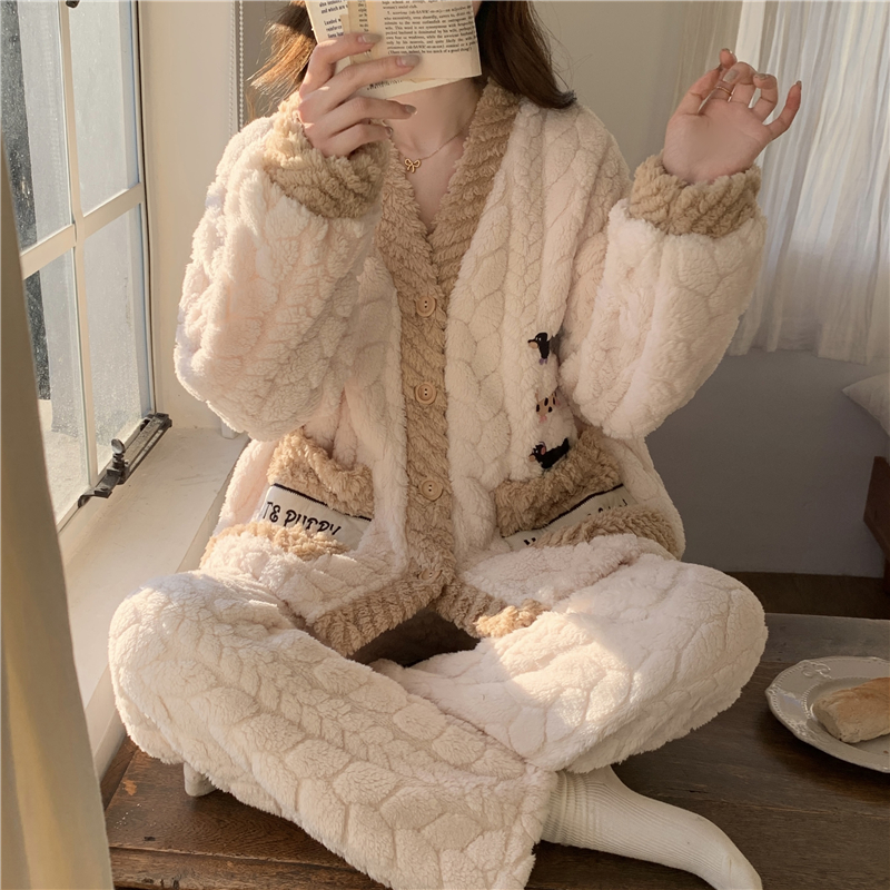 秋冬季珊瑚绒加厚保暖法兰绒套装
