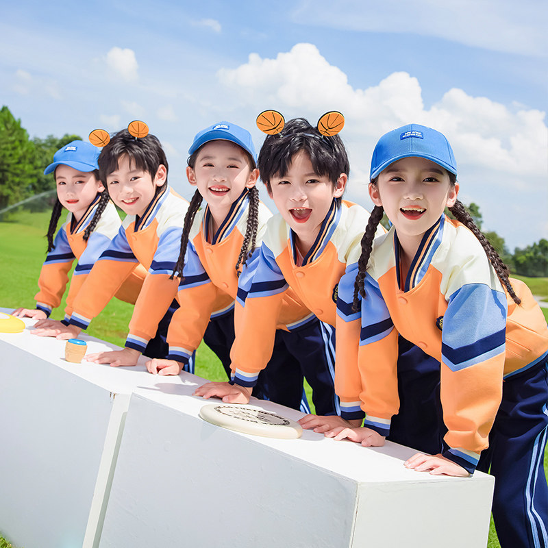 园服中小学生班幼儿表演秋