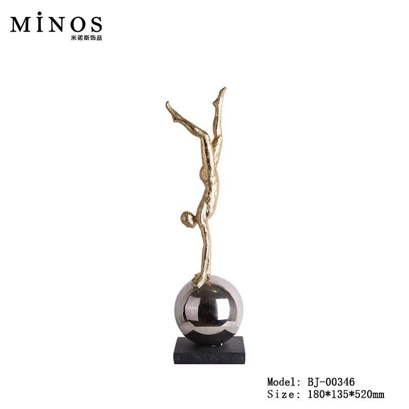 现代简约金属奢华人物倒立工艺品