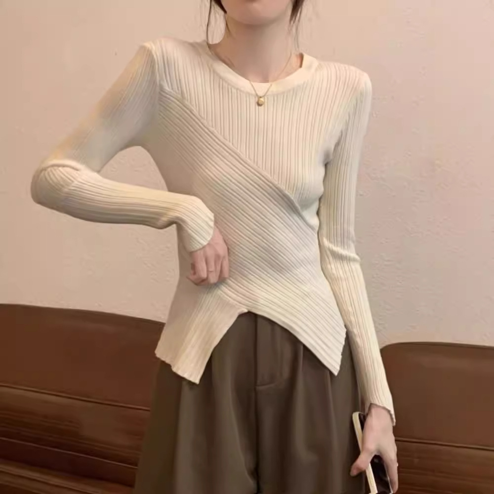 秋冬修身洋气质半高领打底针织衫女长袖设计感内搭别致高级感毛衣