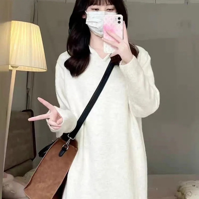 春秋新款女装上衣白色连帽卫衣针织毛衣新年内搭打底连衣裙配大衣