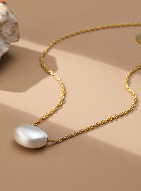 原创撞色极简冷淡风磨砂拉丝铜球吊坠项链小众高级感锁骨链女颈链