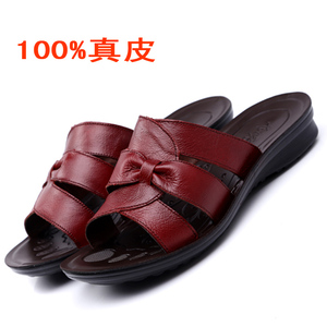 夏季女士真皮拖鞋平跟软底中老年人妈妈凉拖鞋沙滩女鞋一字拖凉鞋