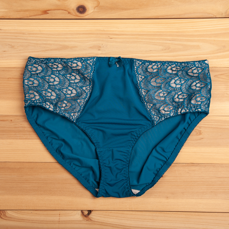 蕾丝边刺绣包臀高腰大码三角裤