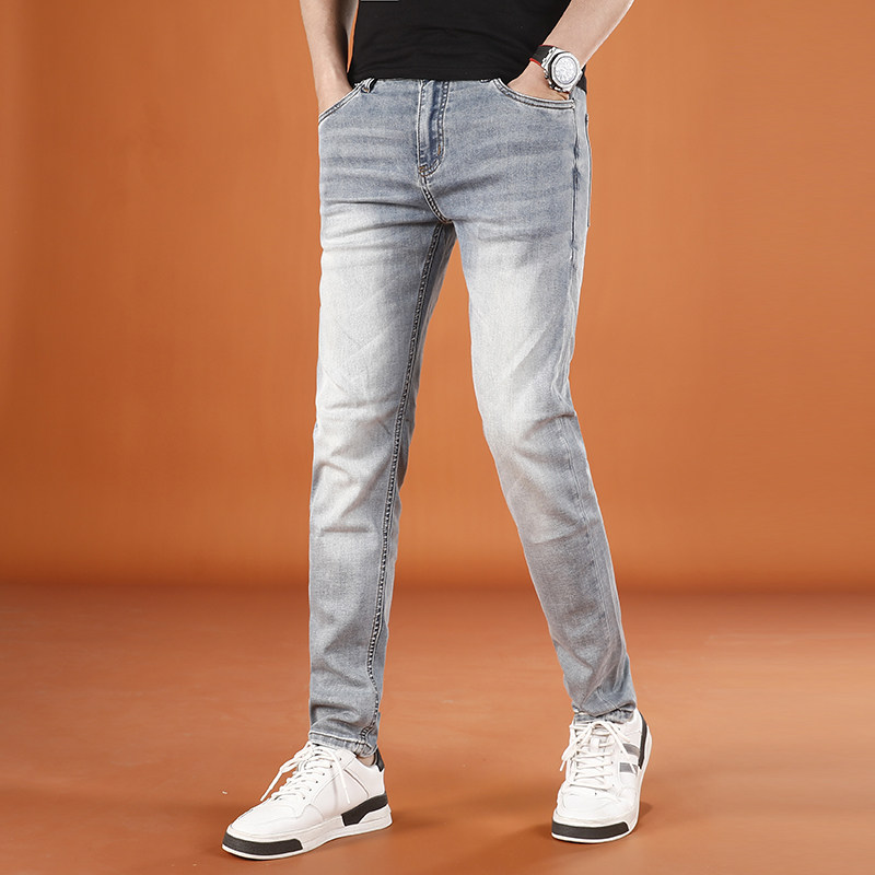 浅色牛仔裤男潮男时尚百搭修身小直筒裤2025新款潮男显瘦男士长裤