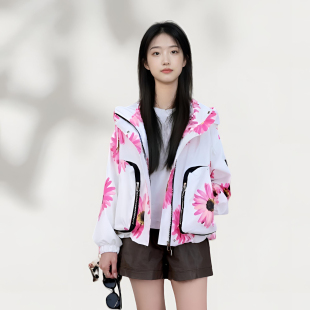 印花外套 风短款 冲锋衣女2025春新款 宽松显瘦减龄连帽风衣休闲工装