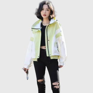 丝露蜜雪2025春新款时尚百搭减龄连帽短款外套女上衣小个子冲锋衣