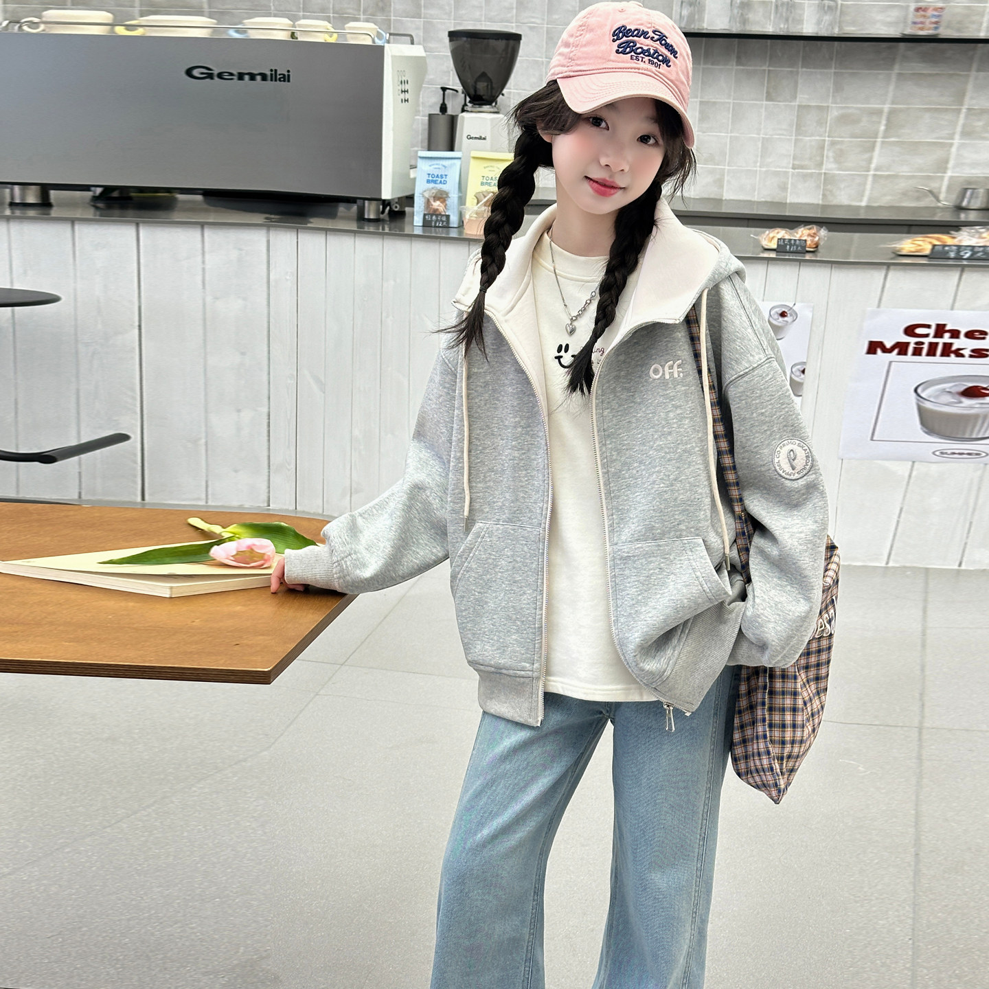女童春装外套2026新款洋气女大童秋装连帽上衣儿童牛仔裤两件套潮