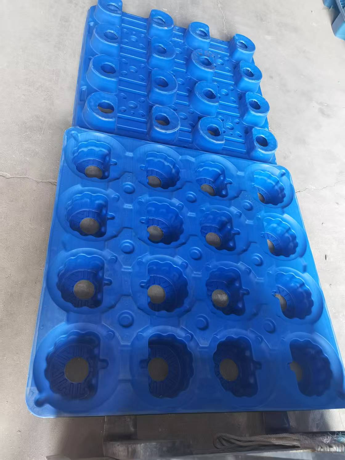 吹塑桶装水专用托盘卡板尺寸1111的叉车托盘流水线作业搬运垫仓板