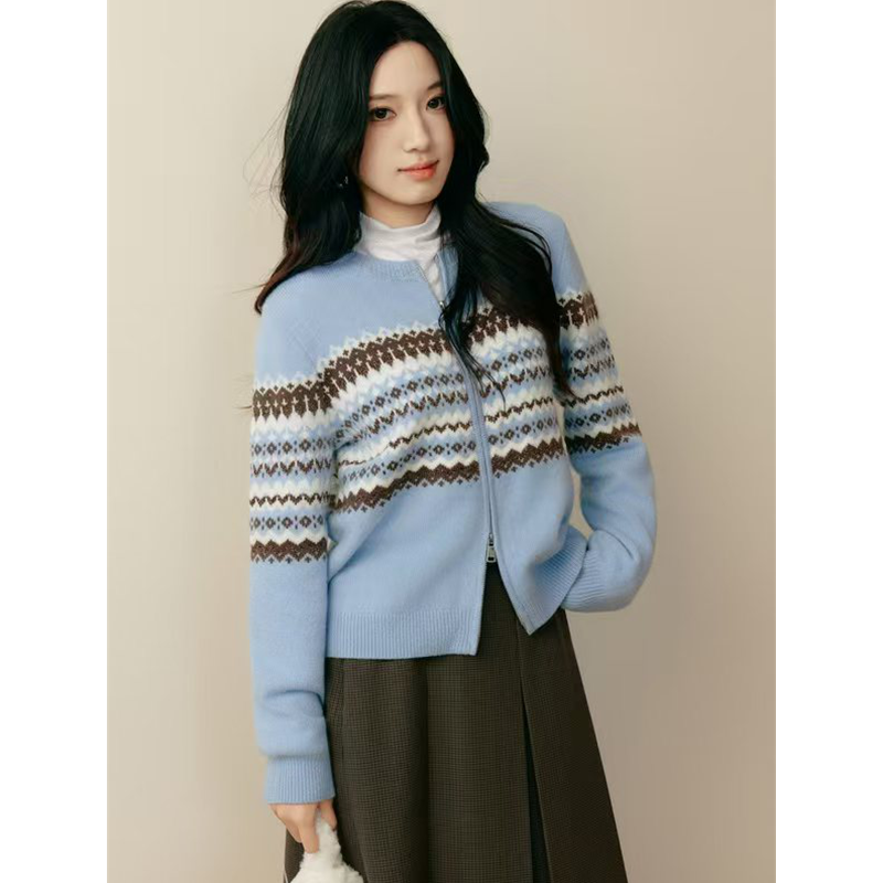 【商场同款】诗凡黎2025冬季新款天蓝针织开衫打底毛衣3GB233161