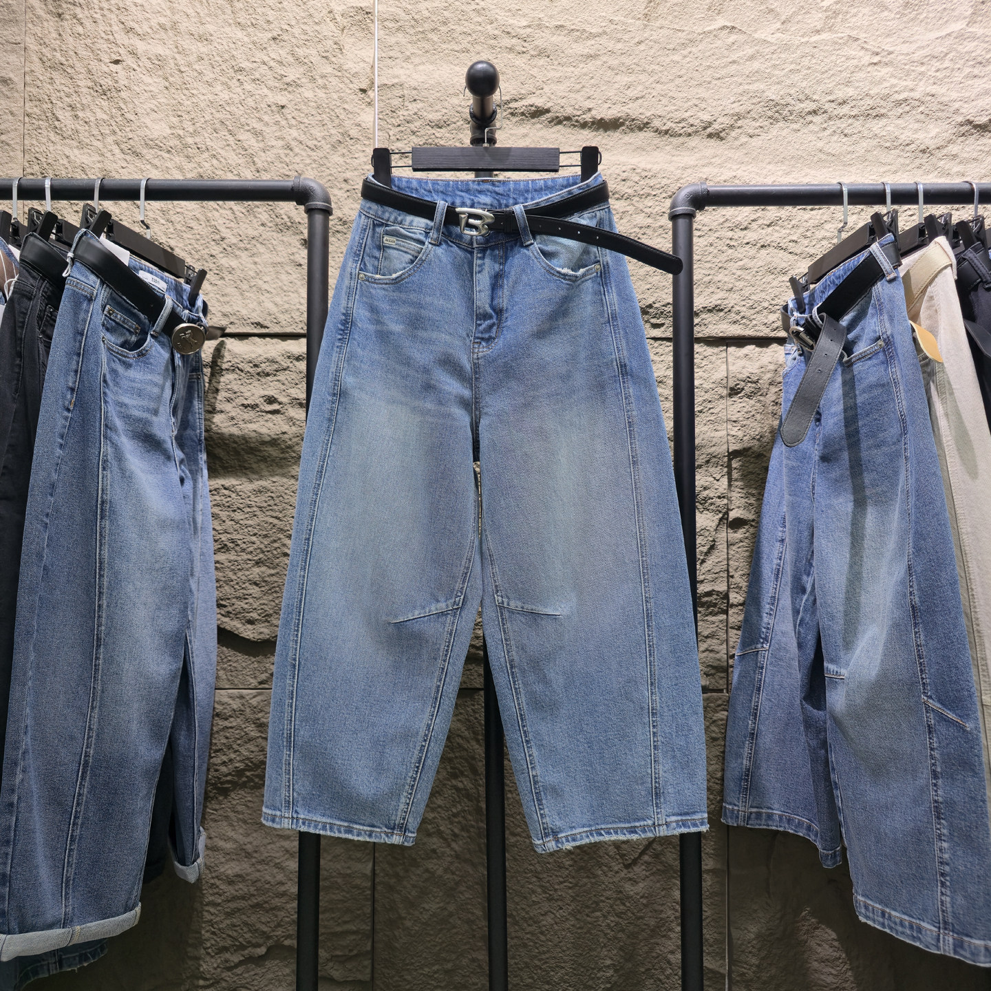 2026春新款蓝色阔腿牛仔裤女小个子八九分宽松高腰直筒休闲弯刀裤