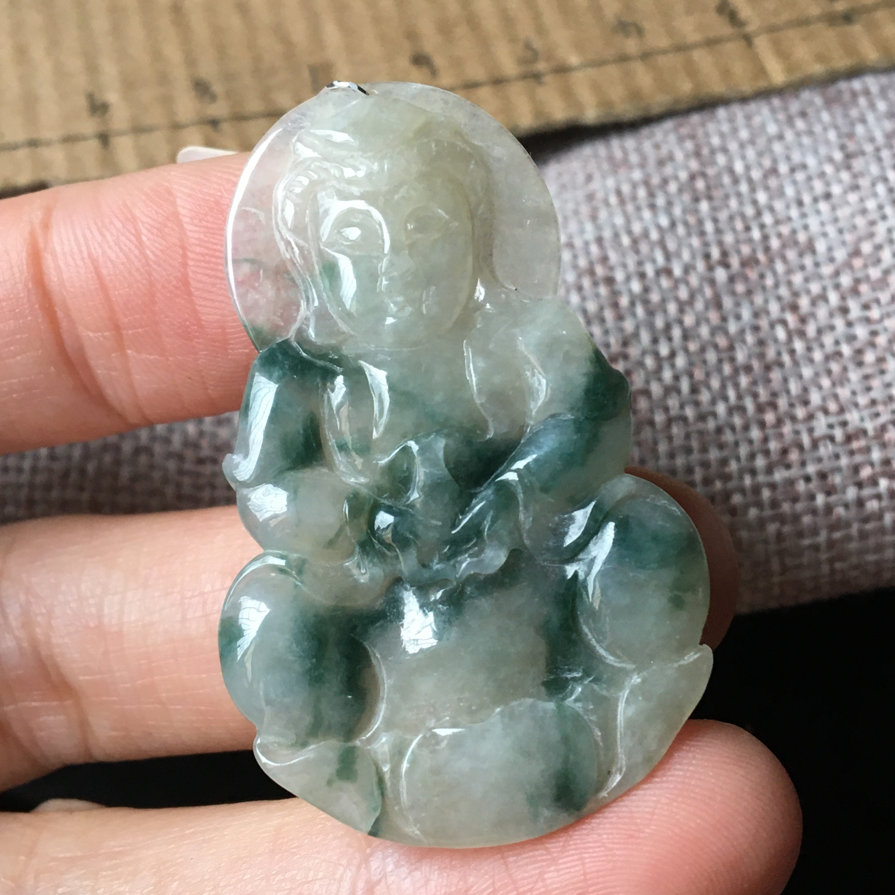天然翡翠玉观音吊坠缅甸A货玉坠挂件