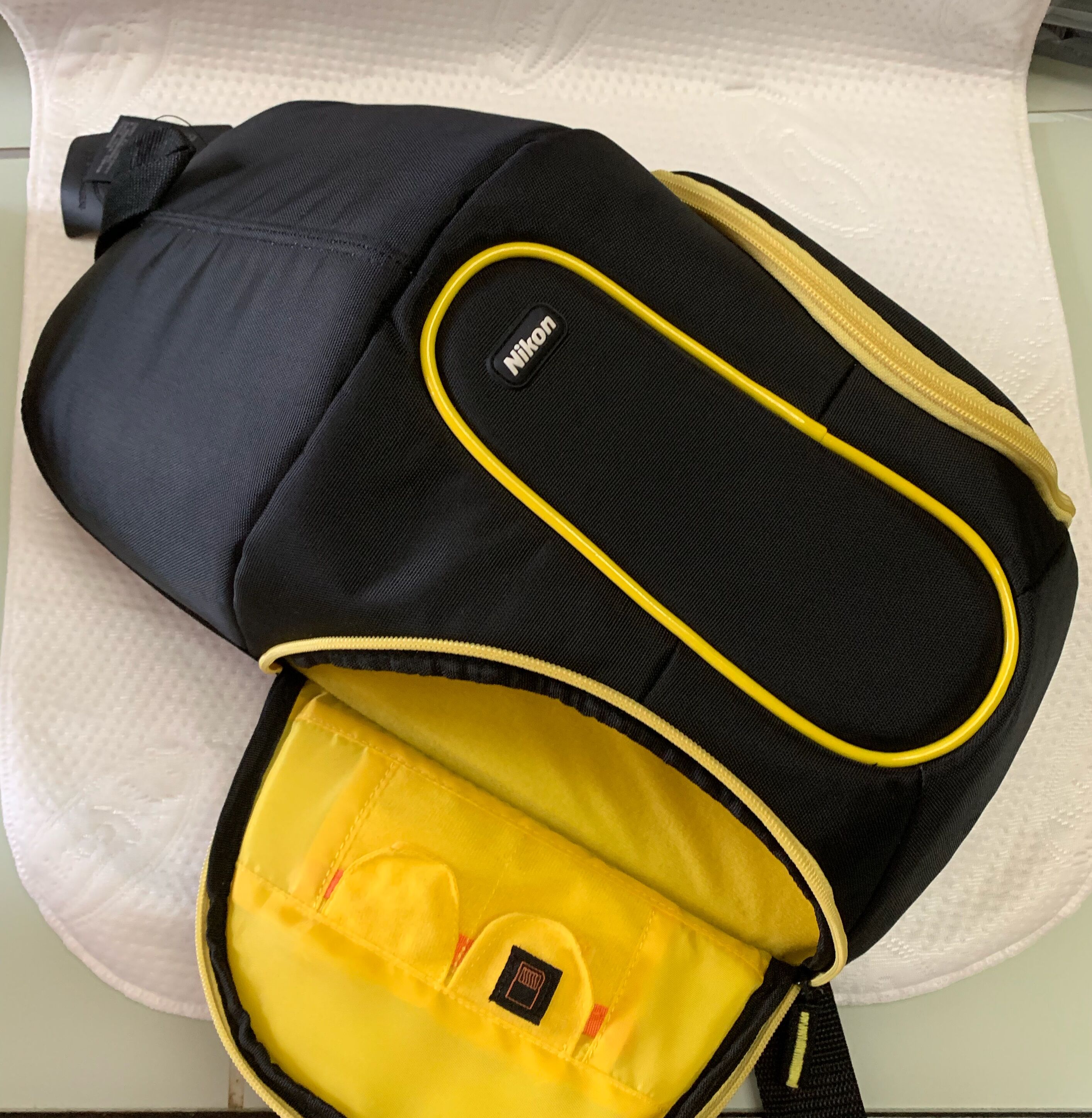 尼康原装斜跨单反包 nikon相机包单反单肩斜挎便携微单摄影背包