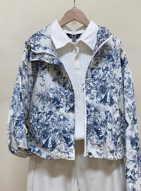 专柜正品 女士短款外套连帽休闲上衣宽松花卉老钱百搭 YNFAJ00662