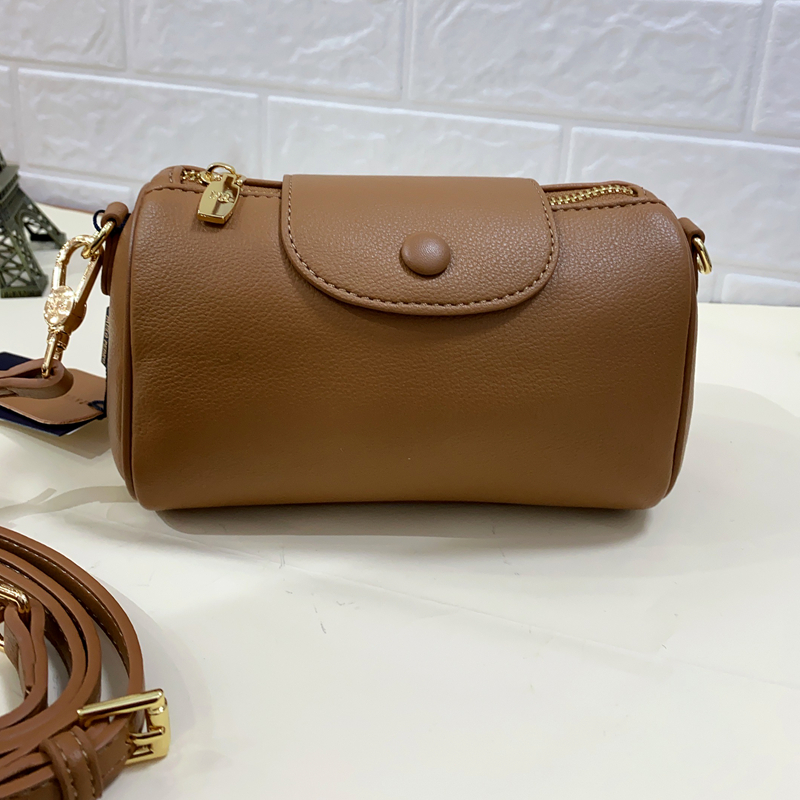 保罗彼得专柜正品棕色卡其 枕头包 小桶包 秋冬新款皮包ZZDD83651