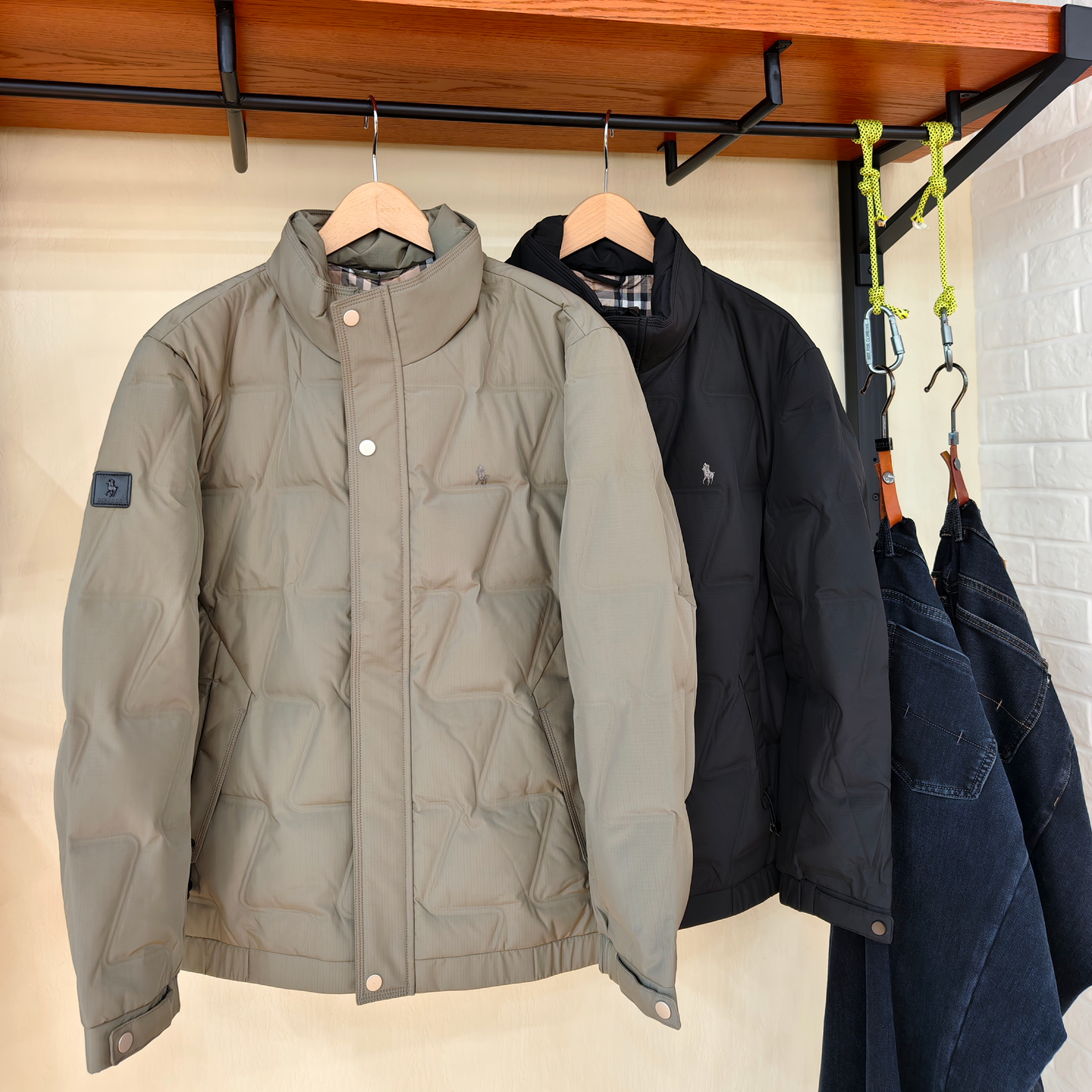 男式立领羽绒服轻盈保暖休闲舒适