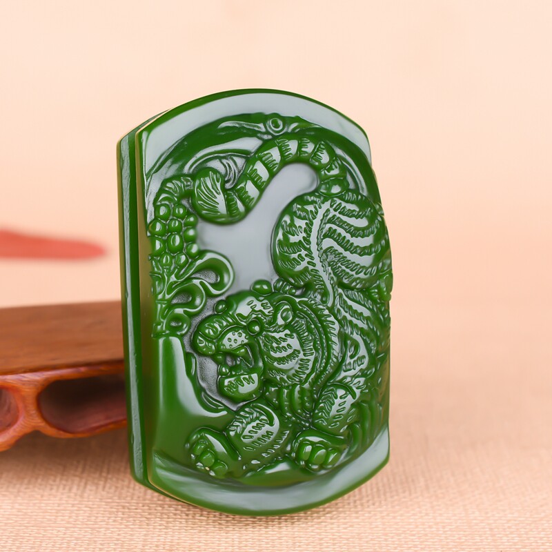 和田玉碧玉皮带扣生肖虎腰扣菠菜绿老虎腰带扣腰挂下山虎男女腰佩