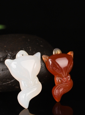 珠宝白玉髓红色玛瑙挂件狐狸吊坠