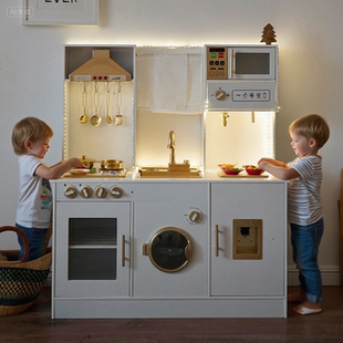 木制出口儿童过家家厨房玩具喷雾旋转声光煮饭灯光氛围全套餐厨具