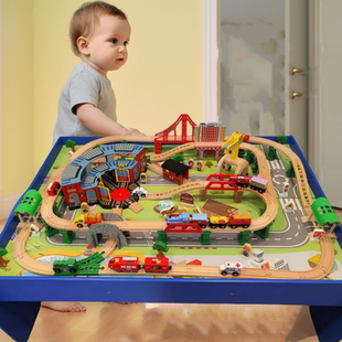 儿童电动小火车木制轨道玩具3-6岁男孩磁吸动车轨道积木桌子套装