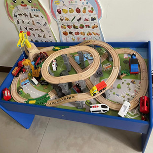 木制儿童玩具男孩2021新款火车轨道电动积木玩具桌子多功能积木桌