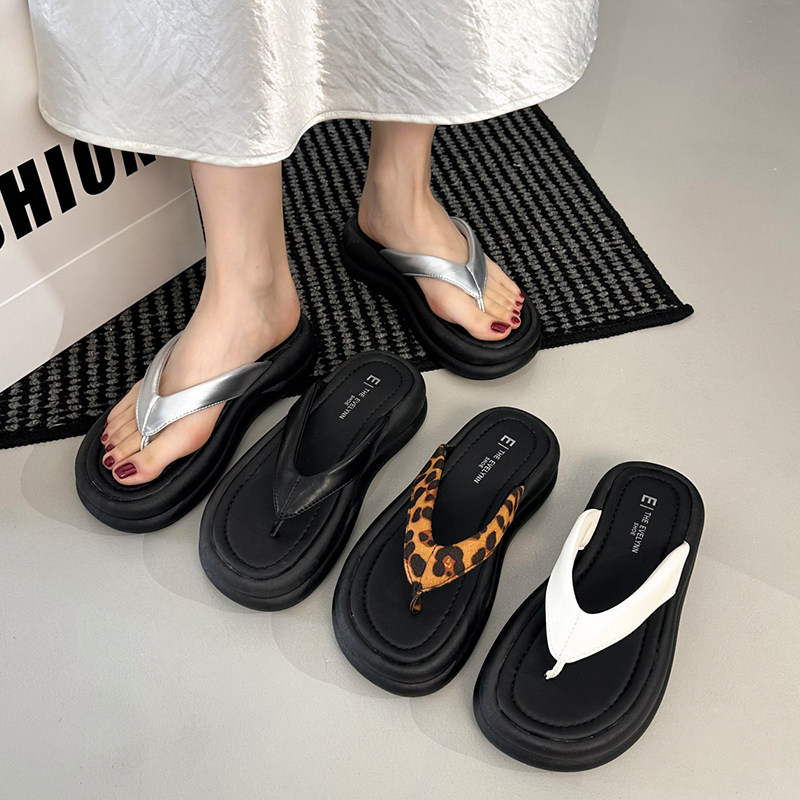 松糕厚底增高夹脚人字拖鞋女夏外穿2025新款高级感凉鞋休闲凉拖鞋