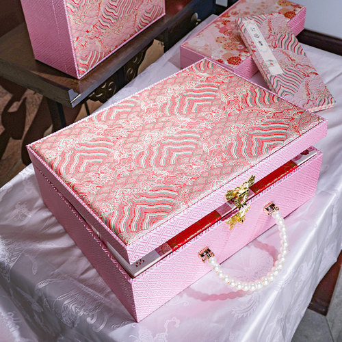 婚礼礼金箱订结婚定亲聘礼彩礼钱盒子新中式十万2030万陪嫁现金箱