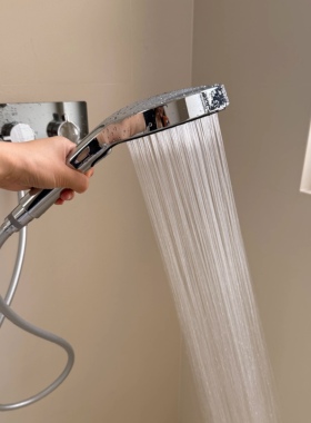 增压手持带喷枪一孔多出花洒喷头套装淋浴液态硅胶家用喷头