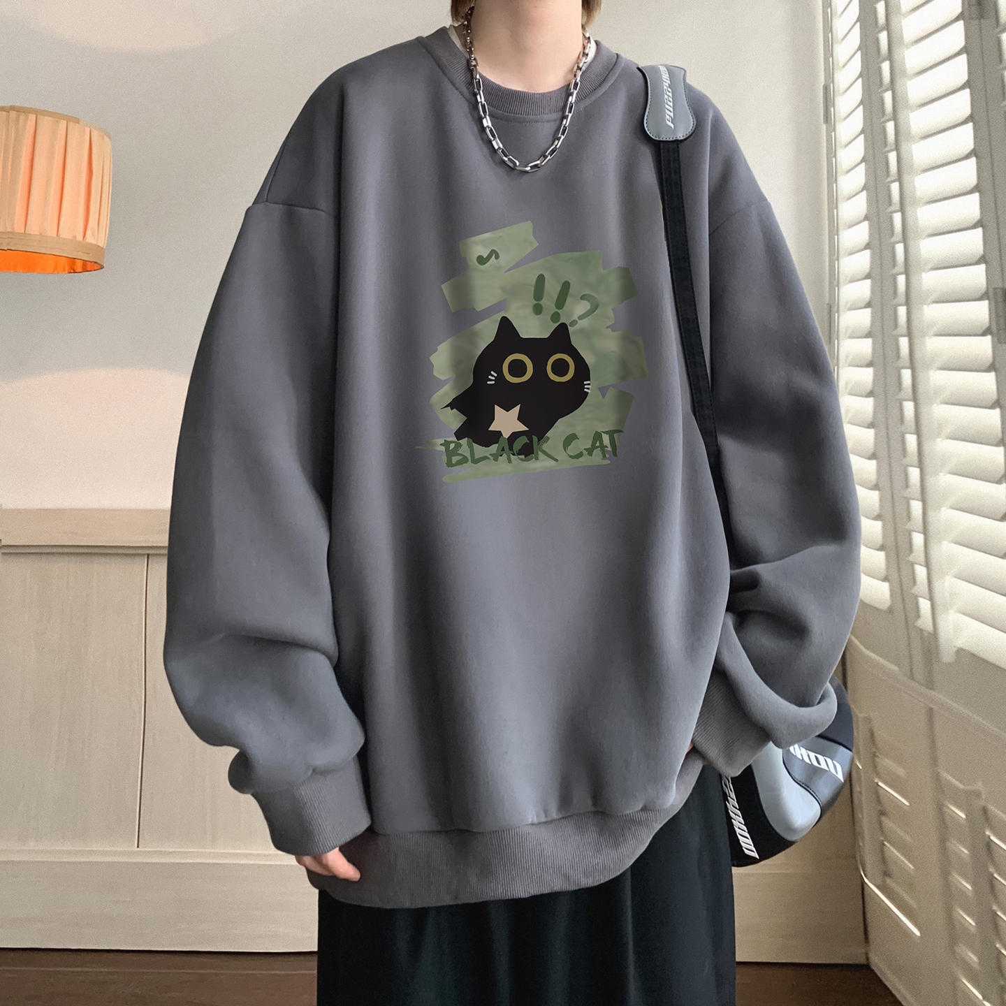 深灰色