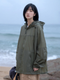 军绿色