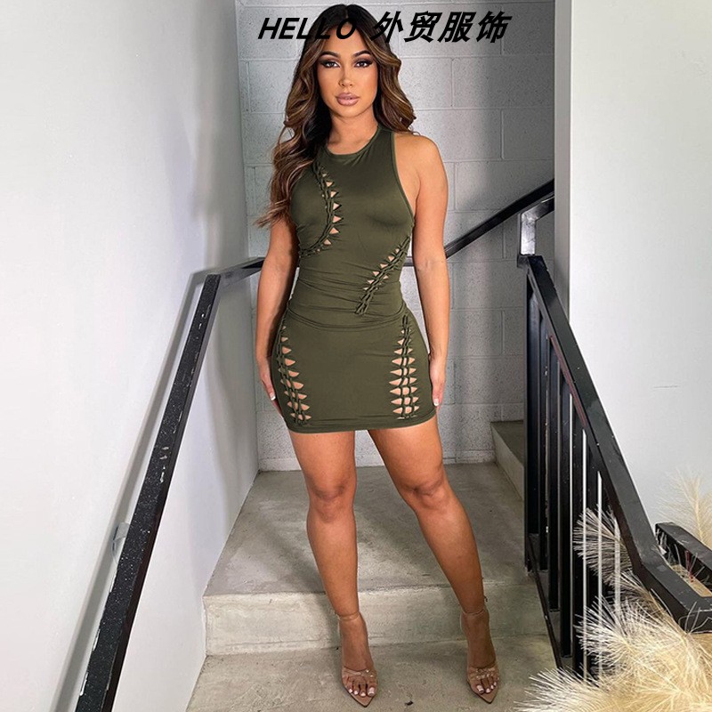 Hollow-out Sleeveless Top and Skirt Set 无袖上衣半身裙套装图片