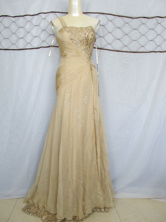 魅惑实拍法国原单重工真丝雪纺钉珠斜肩女神高雅晚礼服宴会连衣裙