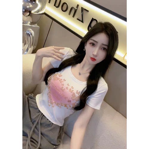 精梳棉烫钻爱心时尚U领t恤女装