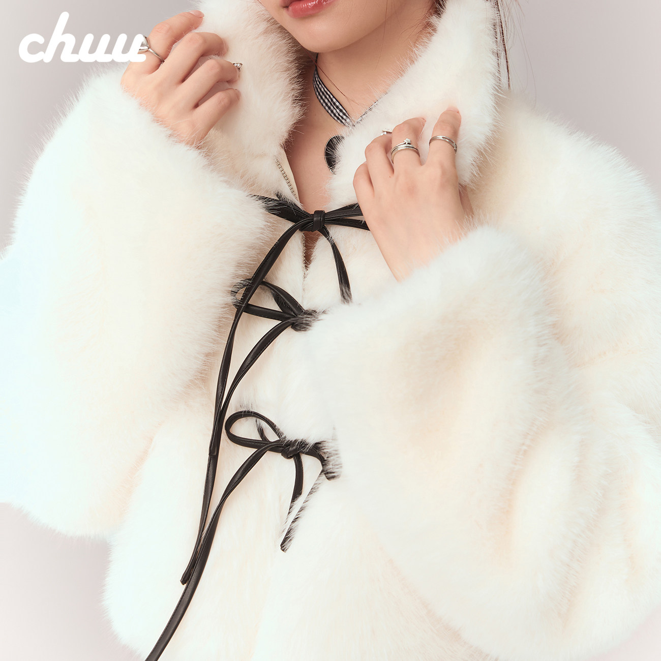 【段艺璇同款】CHUU仿皮草皮毛一体女2026冬季系带宽松毛绒短外套