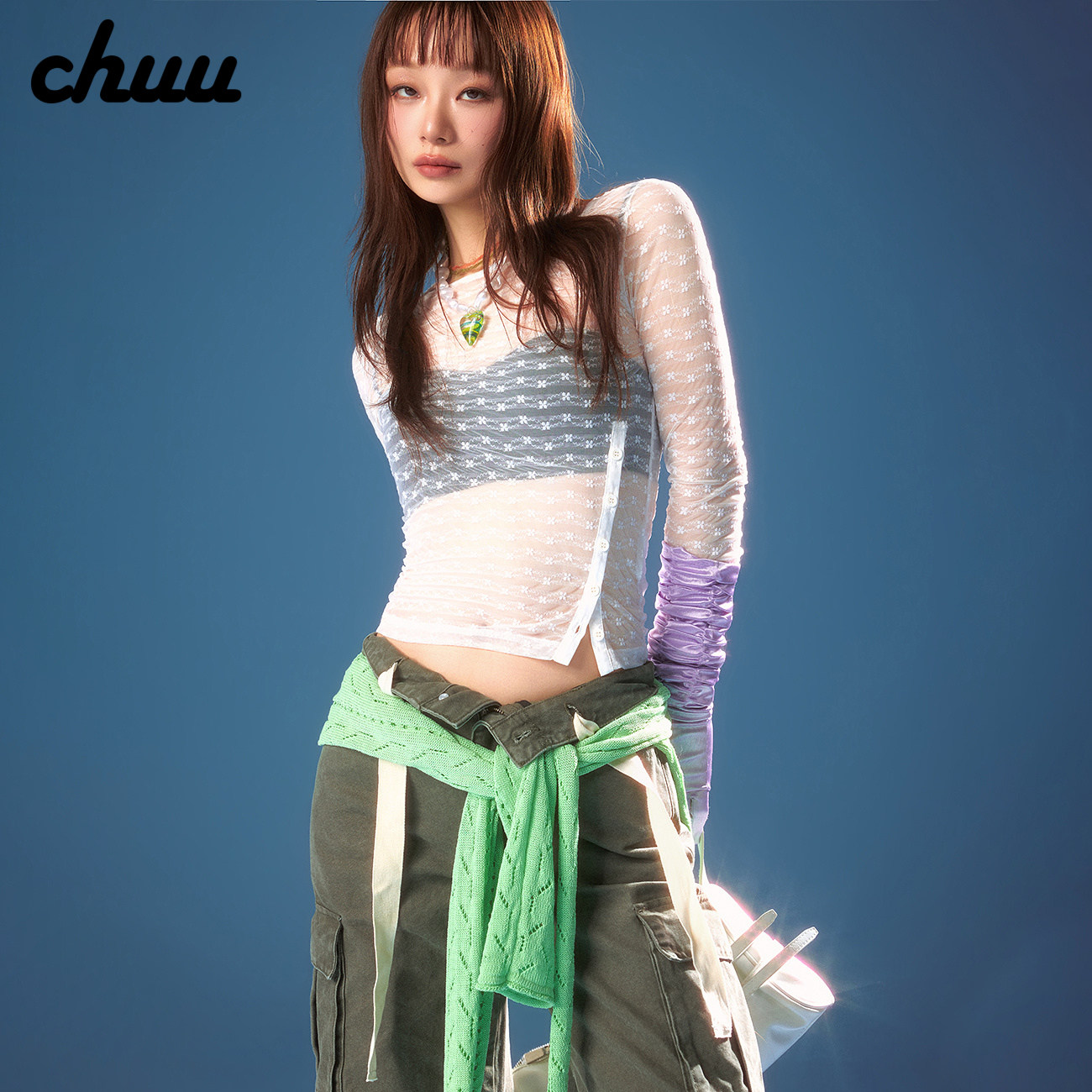 CHUU蕾丝绣花T恤女2026秋新品碎花镂空开叉木耳边长袖薄款打底衫