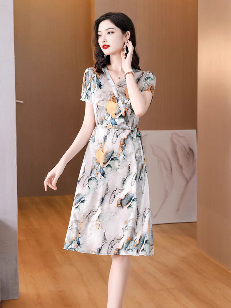 旭启2025新仿桑蚕丝连衣裙V领小个子显高显瘦仿真丝裙子女2213