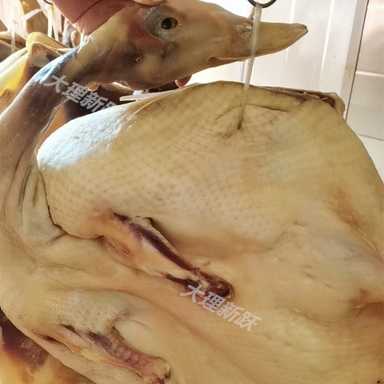 云南腊鹅整只  大理特产老腊鹅腊肉 大鹅腊肉 农家自制 包邮