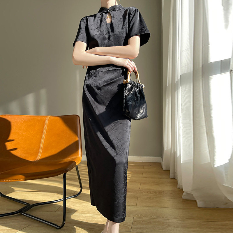 进口初晴独立新中式年轻款改良旗袍连衣裙女秋冬收腰显瘦提花国