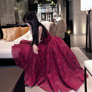 熊熊 国泰民安立体绣花银葱玫瑰挂脖掐腰大裙摆连衣裙 千娇玫瑰